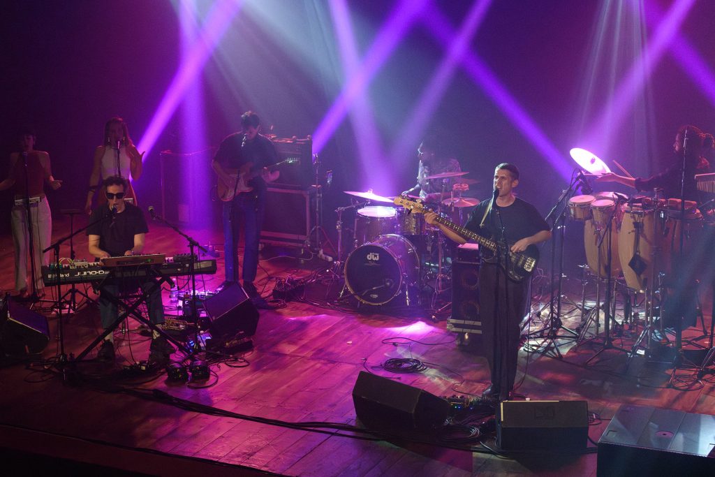 Uomini, cani, gabbiani. “Le Feste Antonacci” accendono il Green Days Festival